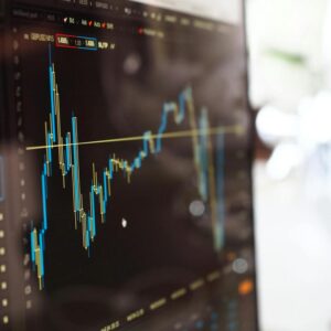Kompleksowa analiza procesów finansowych i danych